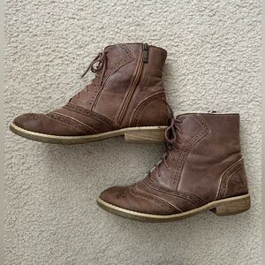 Womens boots size 38